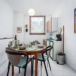 Ingrid 1699 Apartamento *