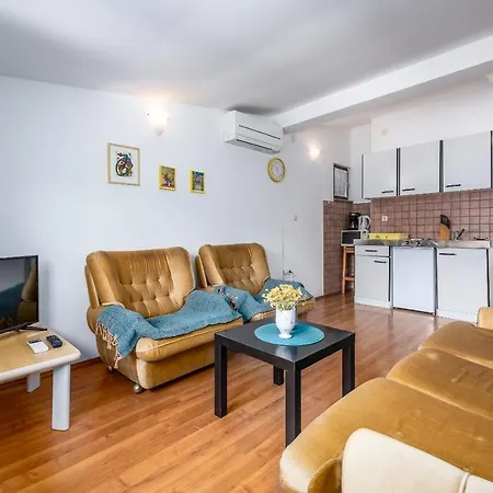 Apartment Ingrid 1699 *